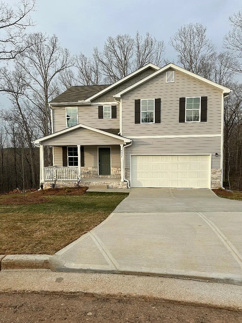 4 bed, 2.5 bath, 2058 sqft, $2,600 — Photo 1