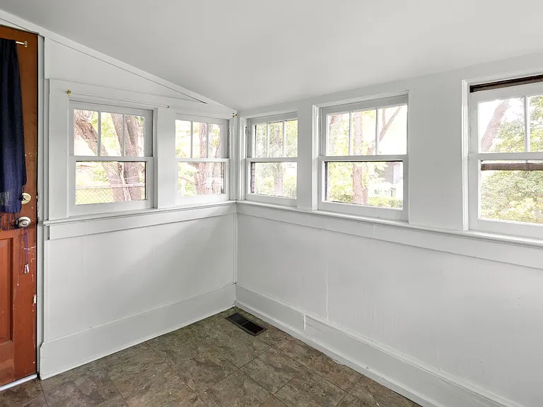 39 Adams St — Photo 8
