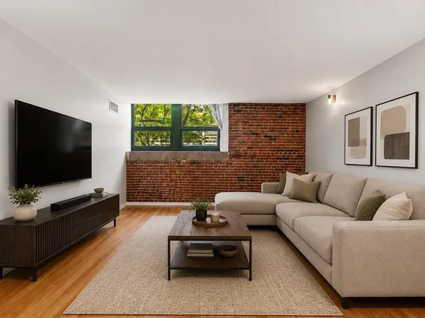 42 8th St APT 5314, Charlestown, MA 02129