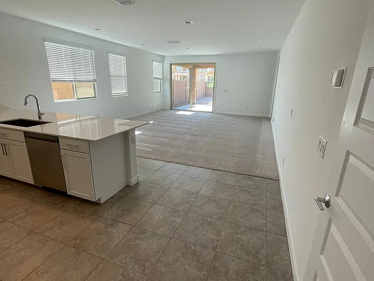 9224 W Montecito Ave — Photo 6