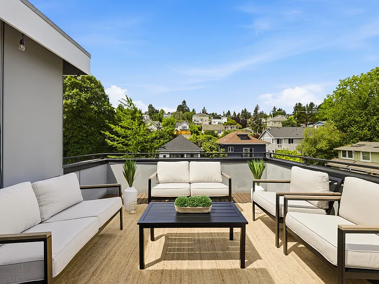 Rooftop deck