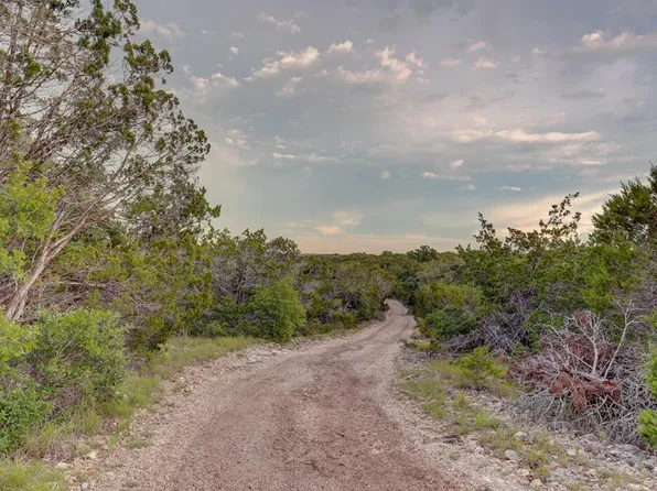 438-2 Yellowstone Ln, Hunt, TX 78024