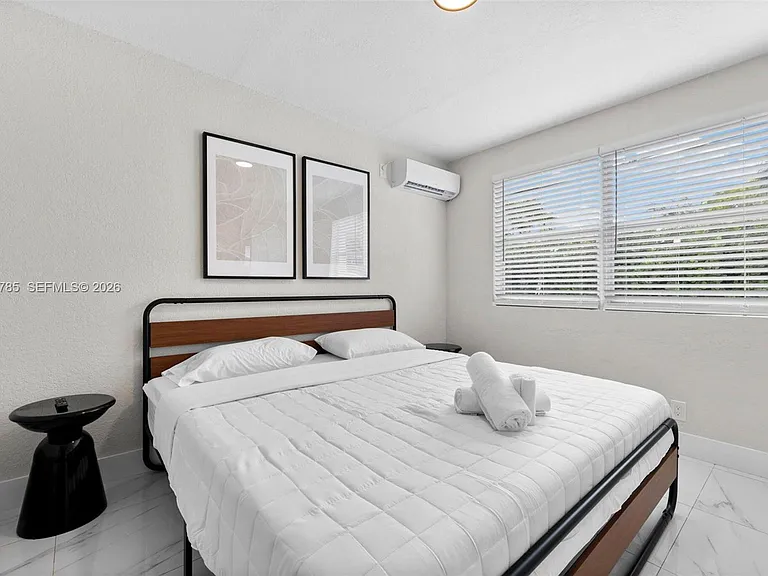 710 SW 70th Ave — Photo 14