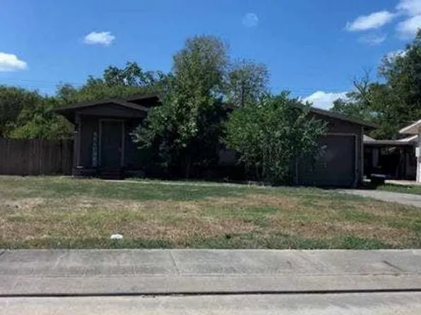 112 Acacia St, Lake Jackson, TX 77566