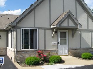 1702 Willow Circle Dr, Crest Hill, IL 60403