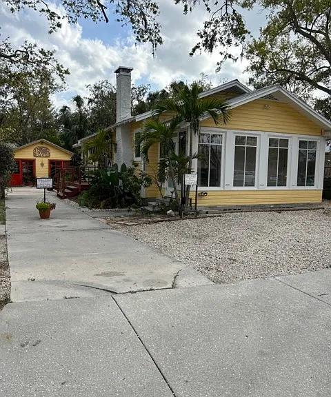 1920 Adams Ln — Photo 9