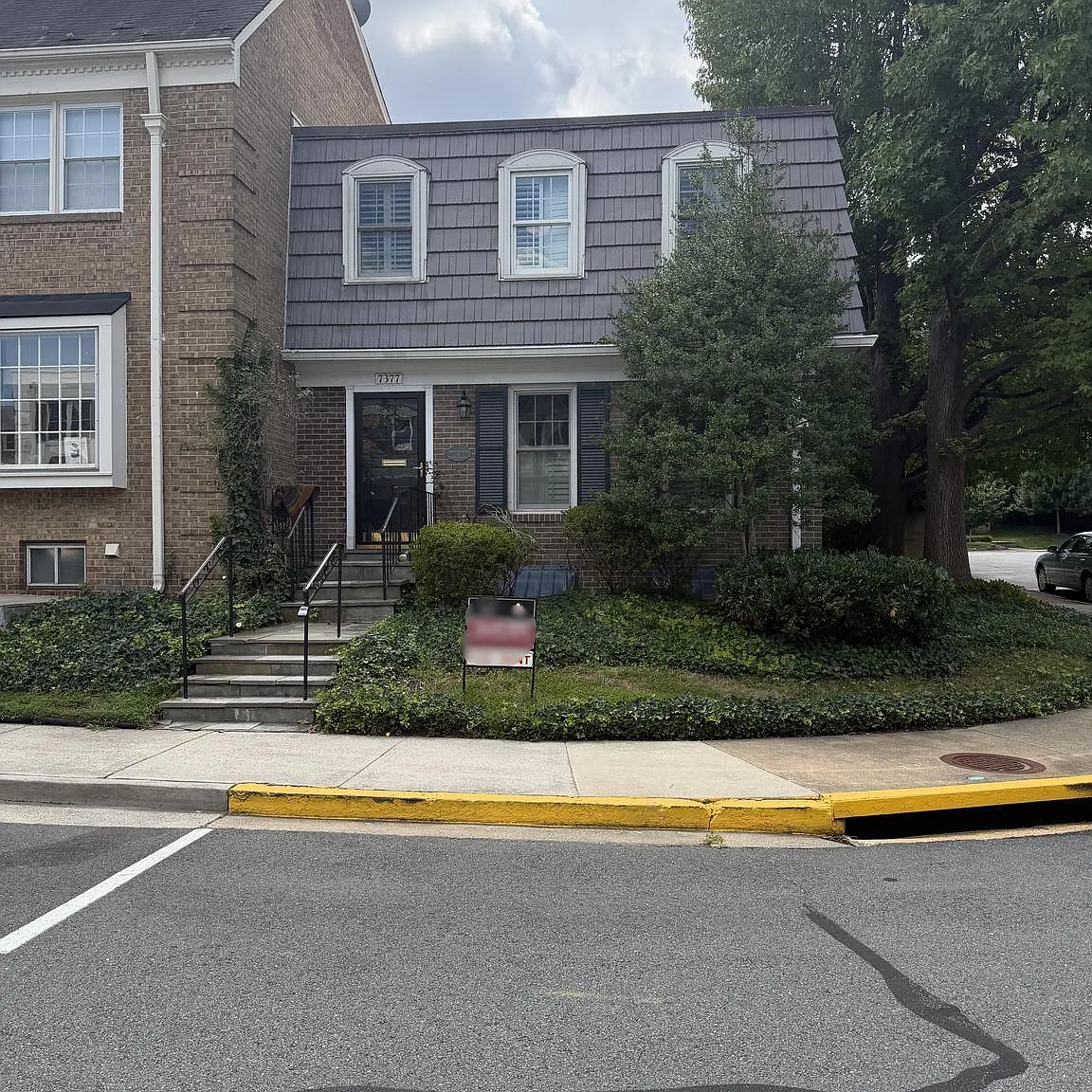3 bed, 3.5 bath, 2442 sqft, $3,995 — Photo 2