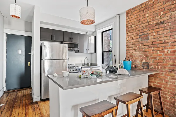 Rented by Douglas Elliman | media 10