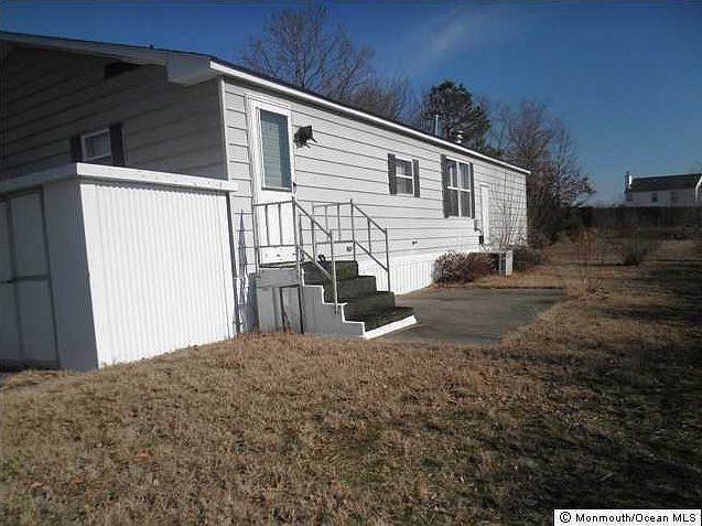 2nd image of 20 Edgewood Court