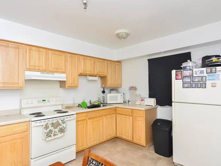 10029 Kennedy Ave — Photo 3