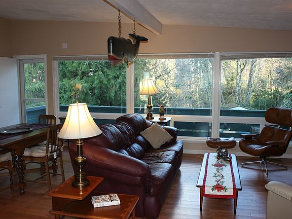 5th image of 414 Hillcrest Dr SE