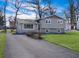 17835 W Big Oaks Rd, Grayslake, IL 60030