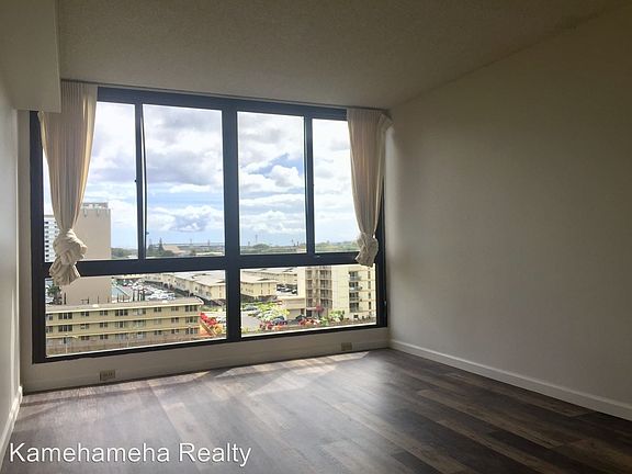 5th image of 5080 Likini St #South916