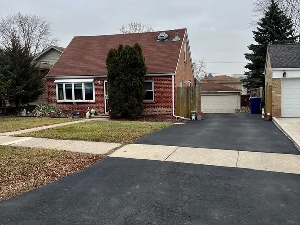 9313 S 81st Ct, Hickory Hills, IL 60457