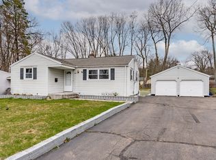 4 Robbin Rd, Enfield, CT 06082