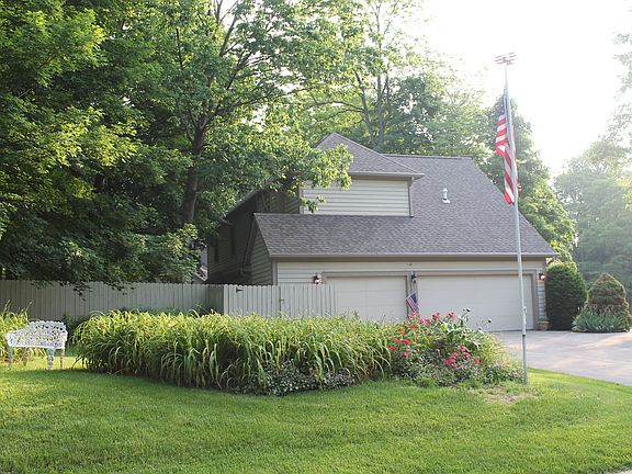 3rd image of 425 Wild Timber Ln