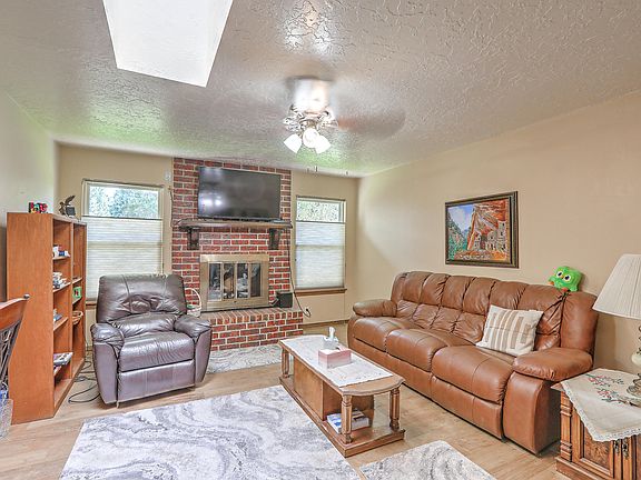 4th image of 5536 Camino Viento NW