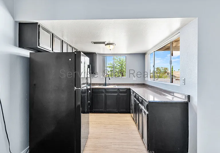 13027 N 28th St — Photo 8