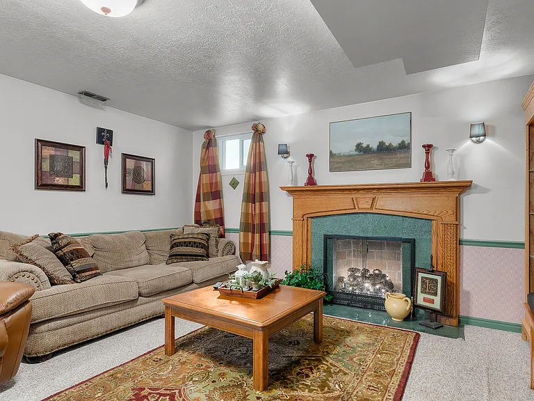 2405 E Sundown Ave — Photo 25