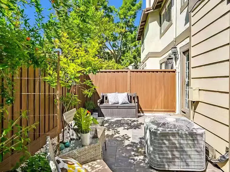 65 Harvey Ter — Photo 10