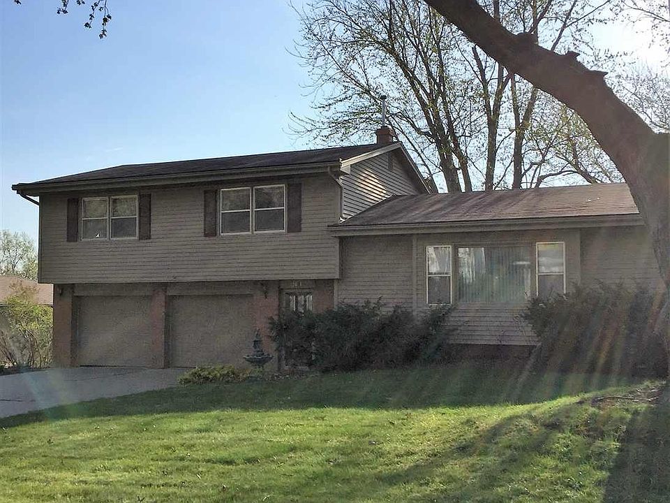 1st image of 3611 S 105th Ave