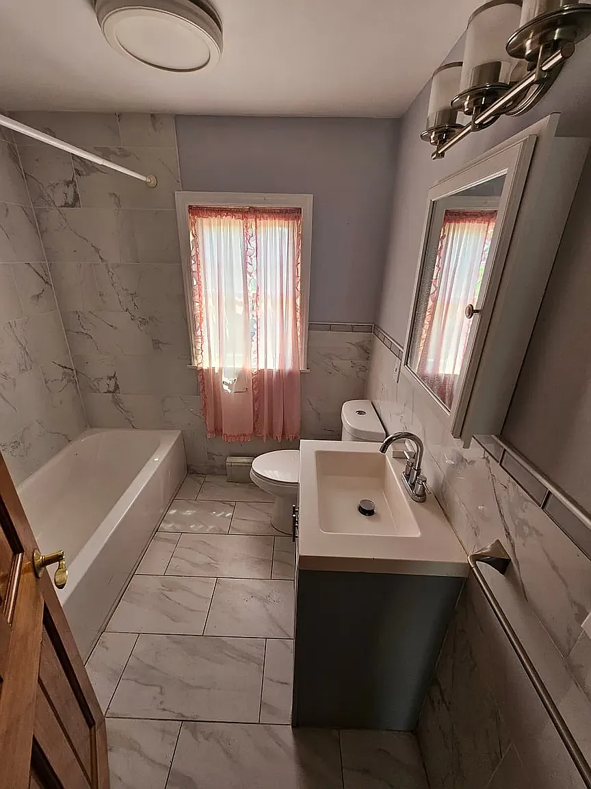 3 bed, 1596 sqft, $3,800 — Photo 1