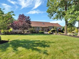 3 Lakeview Ln, Hampton, NJ 08827