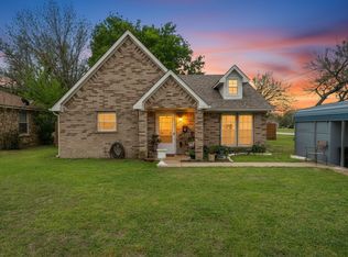 121 W Oneal St, Wills Point, TX 75169