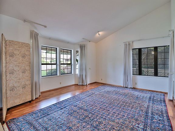 5th image of 1104 Nob Hill Ct