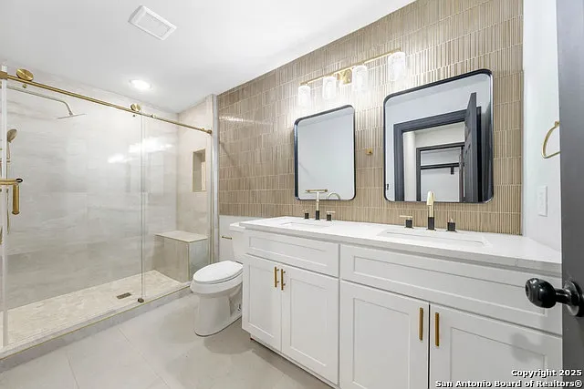 2643 W Gramercy Pl — Photo 10