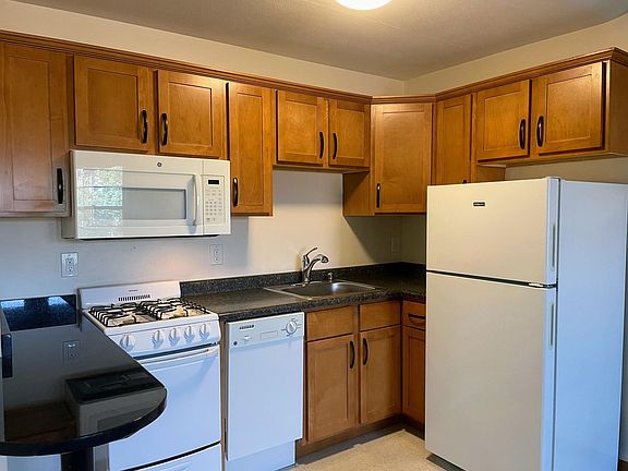 2nd image of 525 University Ave SE APT 210