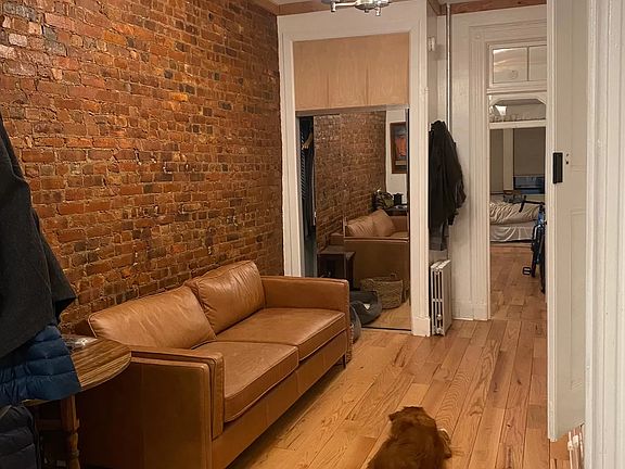 3rd image of 242 Kingsland Ave #6