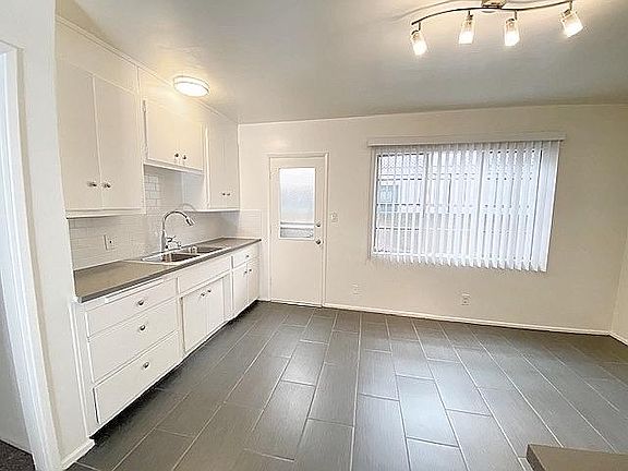 4th image of 345 Burchett St APT B