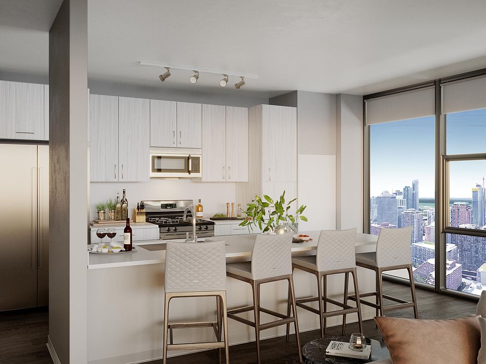 1st image of 716 S Clark St #602