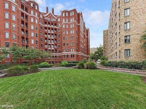 Professionally Landscaped Walkways