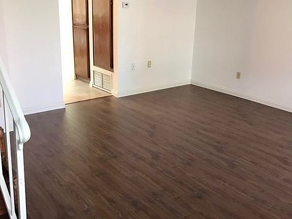5th image of 918 Huntington Dr Unit C