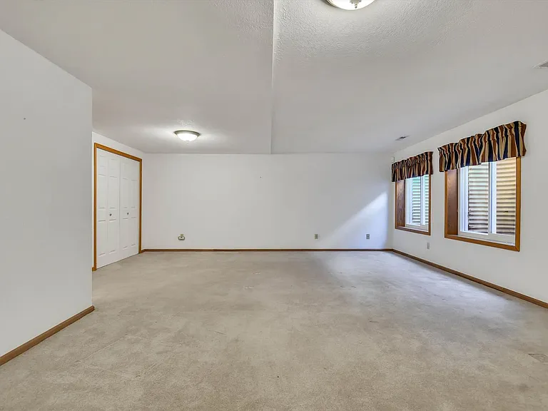 4834 W 93rd Ave — Photo 8