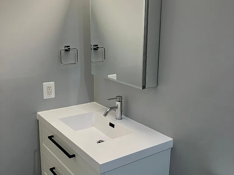 Guest vanity area