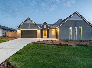 2729 S Jacques Ct, Visalia, CA 93277