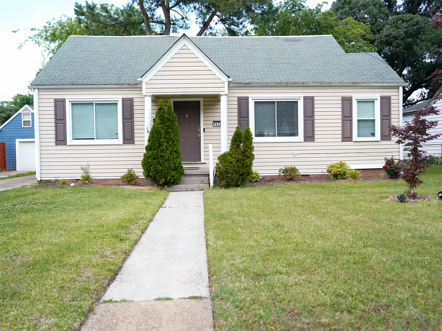 4 bed, 1700 sqft, $2,400 — Photo 1