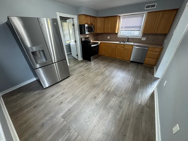 205 Fair St — Photo 3