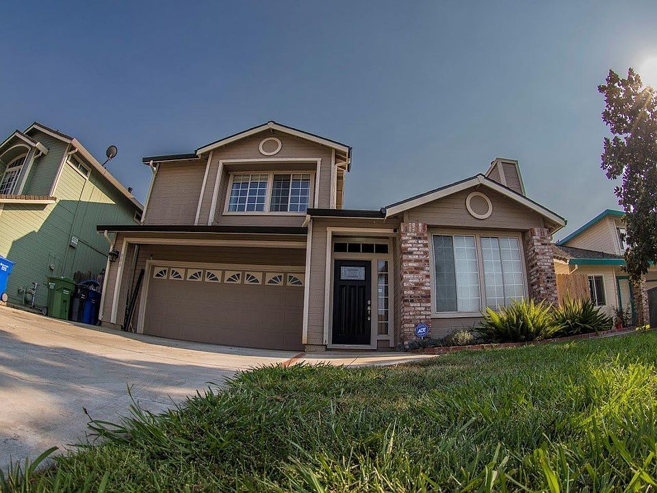 1st image of 800 Lyonia Dr