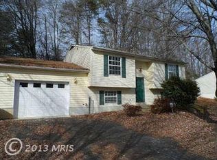 10702 Hollaway Dr, Upper Marlboro, MD 20772