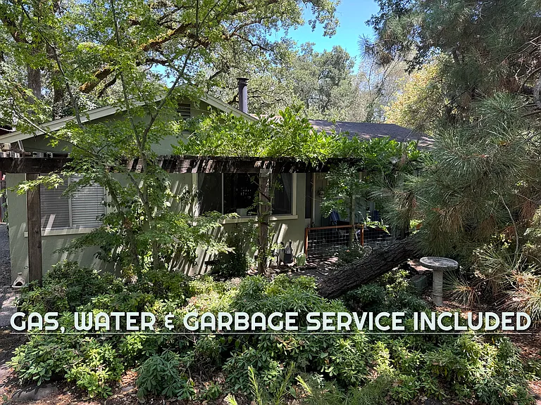 17362 Park Ave — Photo 1