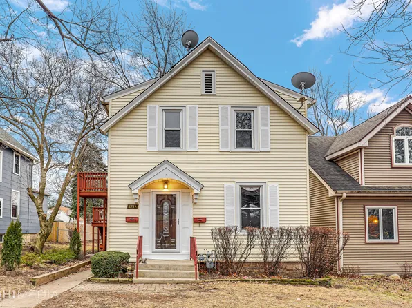 2719 Walnut St, Blue Island, IL 60406