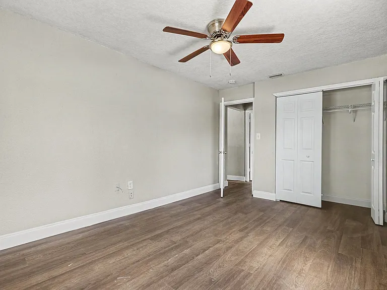 5105 N Rohn Ave #5105 — Photo 6