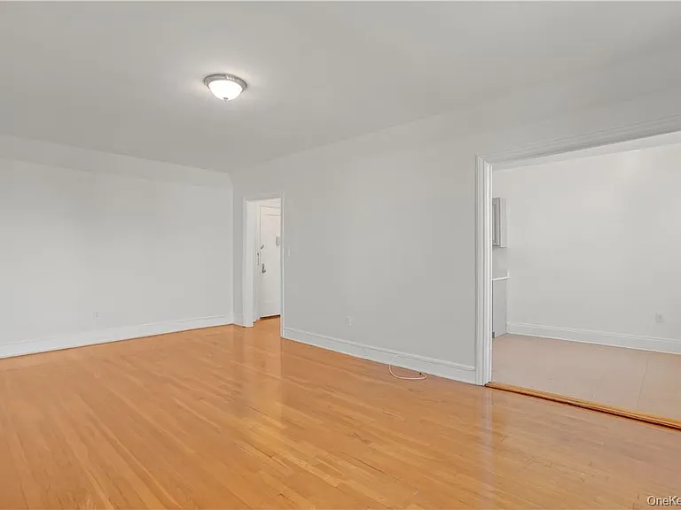 254 Martine Ave #3C — Photo 8