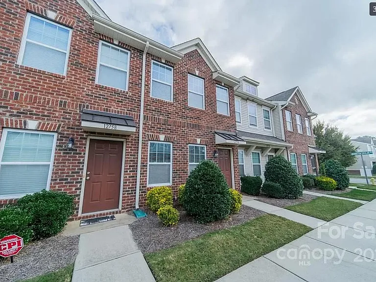 12754 Livengood Ln — Photo 4