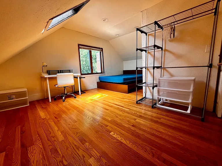 18 Crescent St #2 — Photo 7