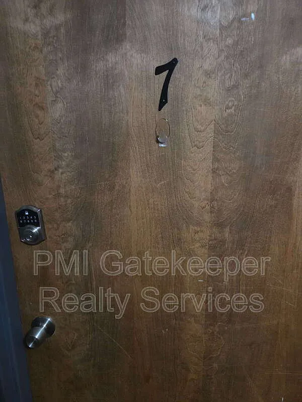 2 bed, 1.0 bath, 1000 sqft, $1,095 — Photo 4
